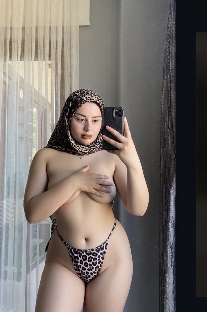 Kömürler Güzel Gülüşlü Partner Bayan Escort Rüya