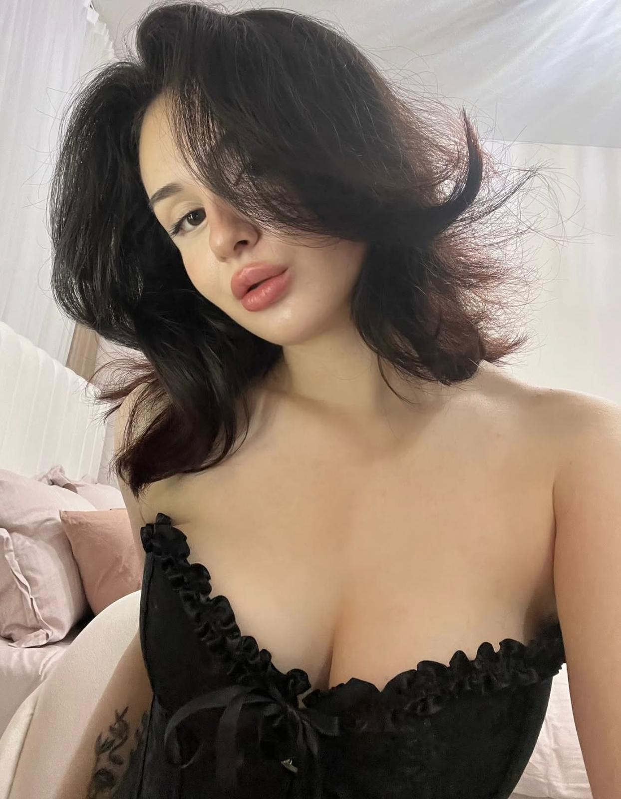 Erenyolu Arabada Görüşen Escort Beste